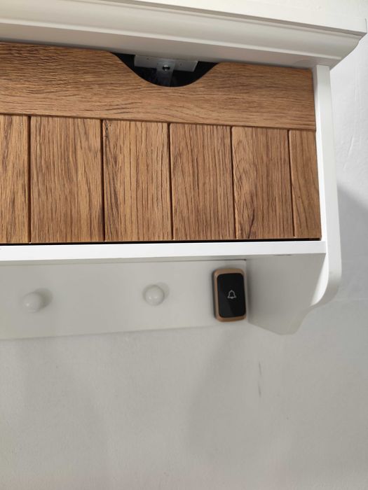 Шкаф за стена и пейка от  Jysk