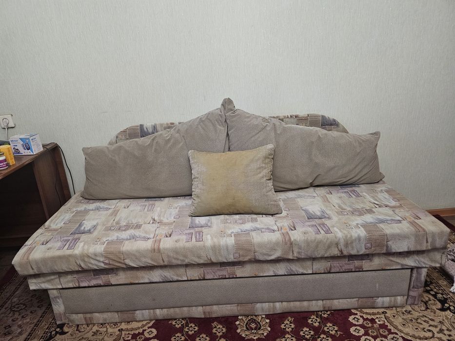 Продам 2 дивана в хорошем состоянии
