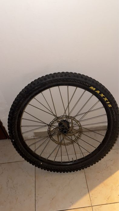 Vand roti de downhill pe 26