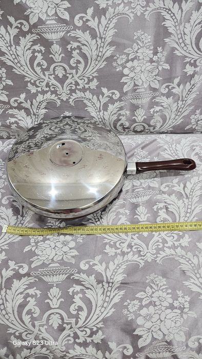 2 -новые сковородки, фирменные