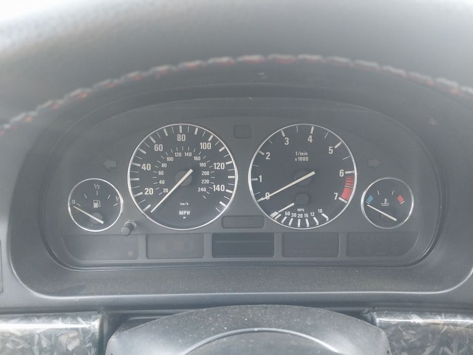 Бмв Е39 продам машину