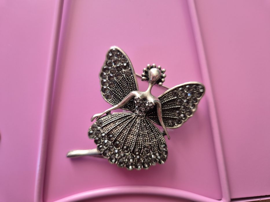 Сребриста Брошка Фея