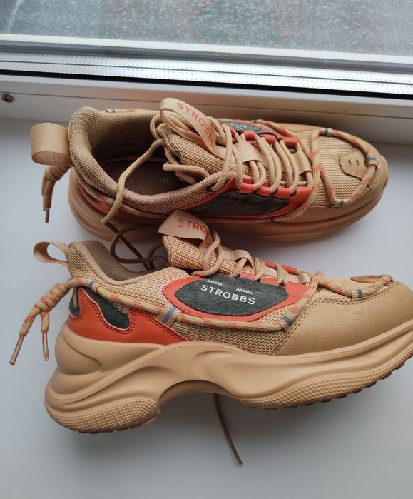 Продам кроссовки