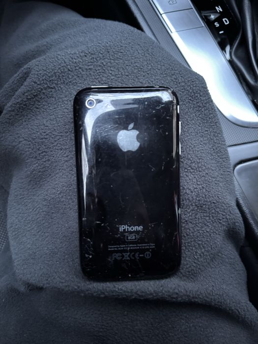 продам iphone 2 или 3