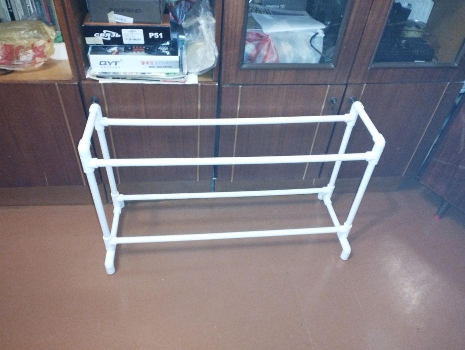 Полка для обуви в прихожей