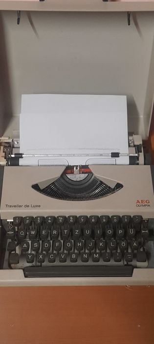 Mașină de scris Aeg Olympia Traveller de luxe impecabilă