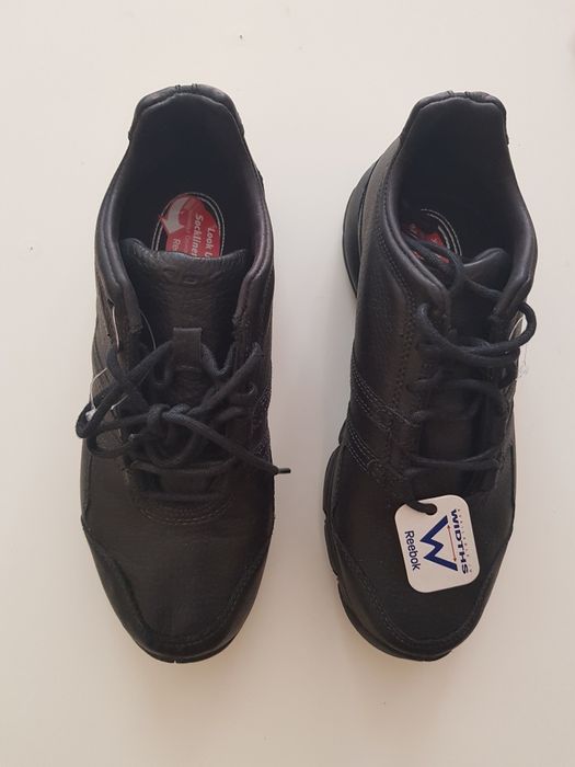 Reebok dmx noi cu etichetă