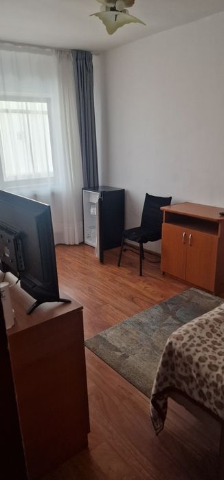 Inchiriez garsoniera