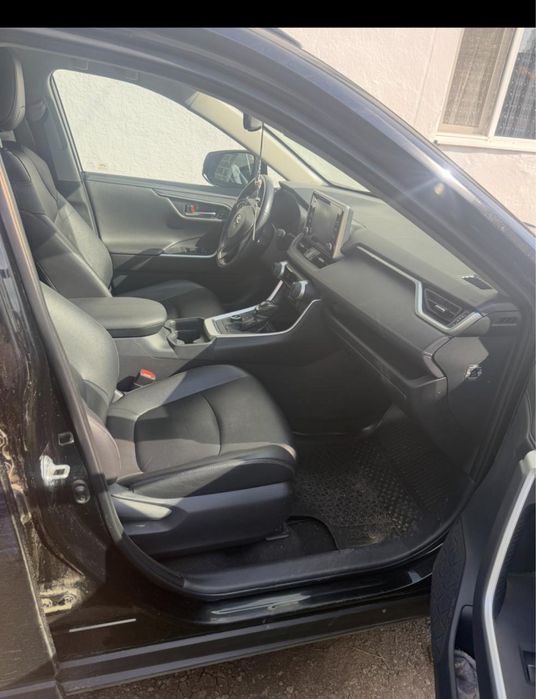 Toyota RAV4 2021 года