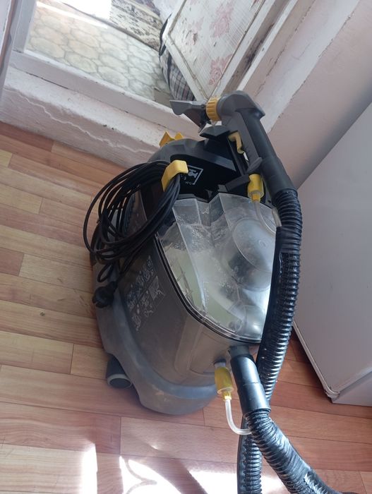 Моющи пылесос Karcher сатлад