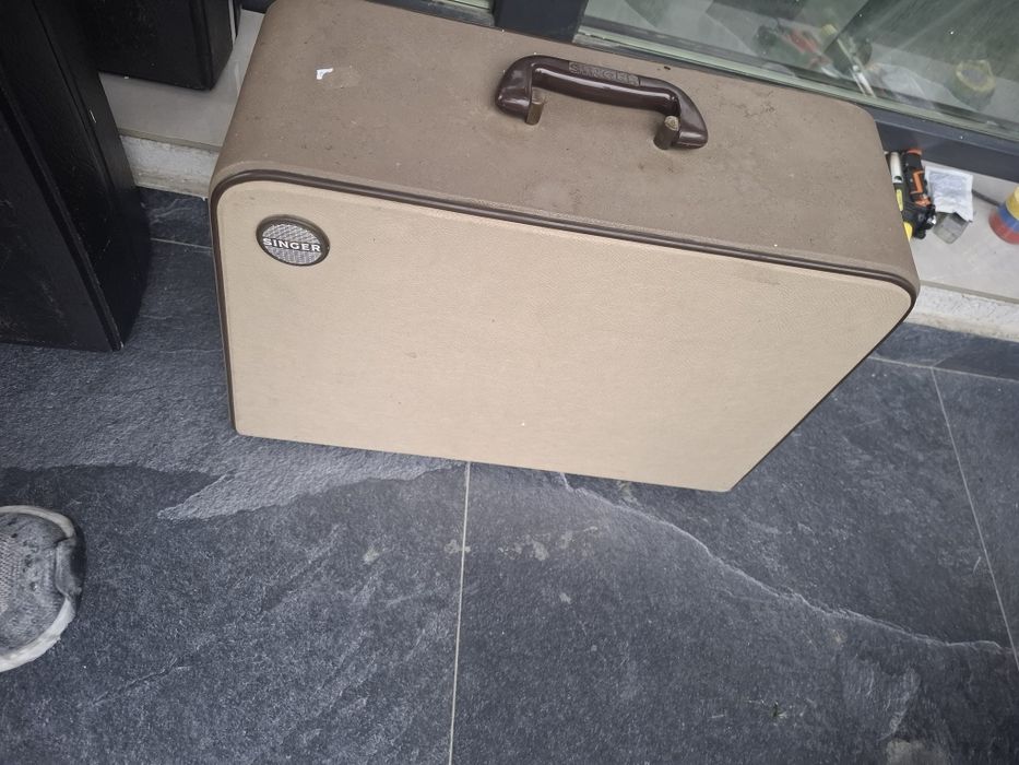 Masina de cusut Singer electrică