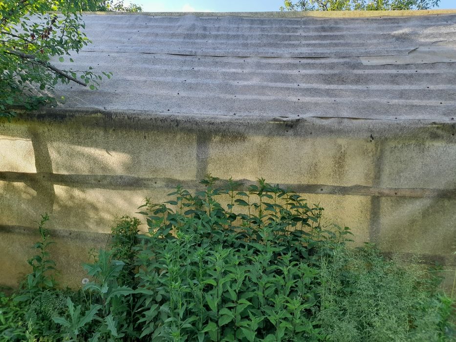 Vand teren intravilan cu constructie