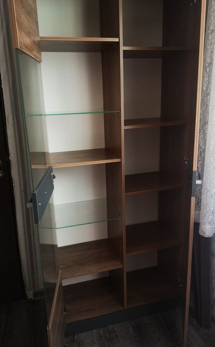 3 броя шкафове за хол