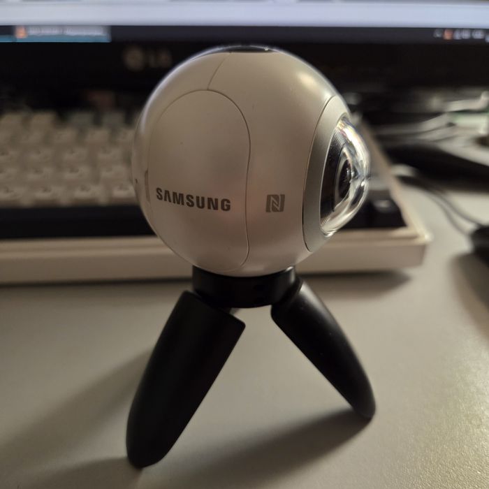 Samsung gear360 идеальное состояние