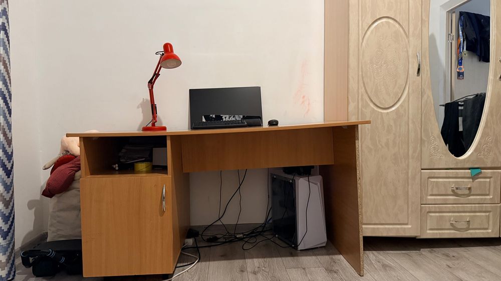 Стол письменный даром