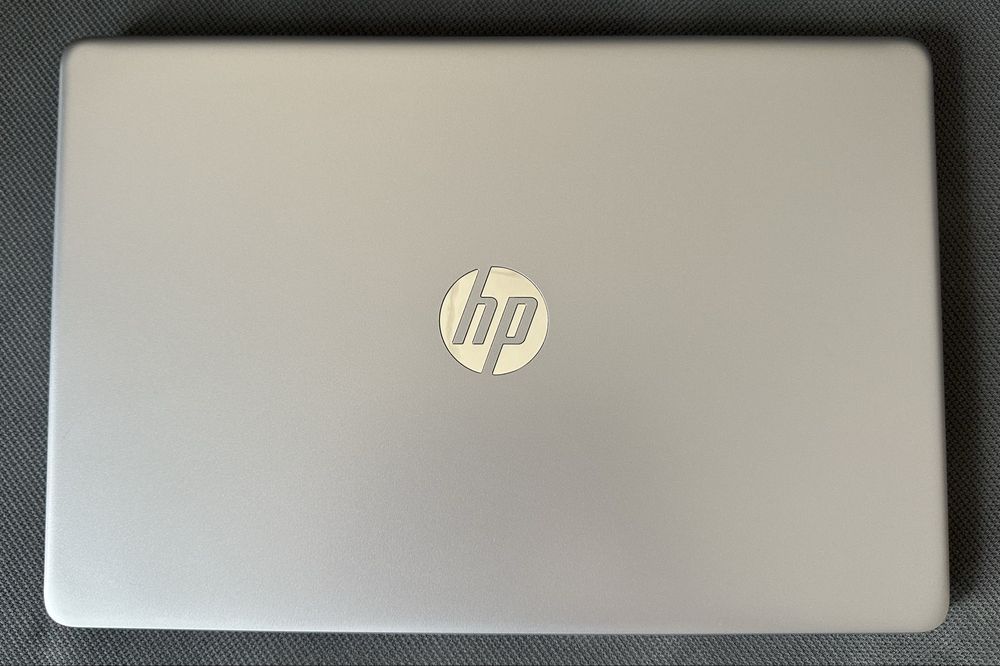 лаптоп HP 255 G8