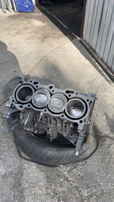 Toyota celica vand sau schimb cu hala metalica