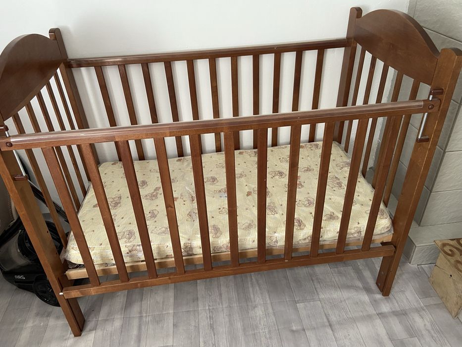 Продам кроватку детскую