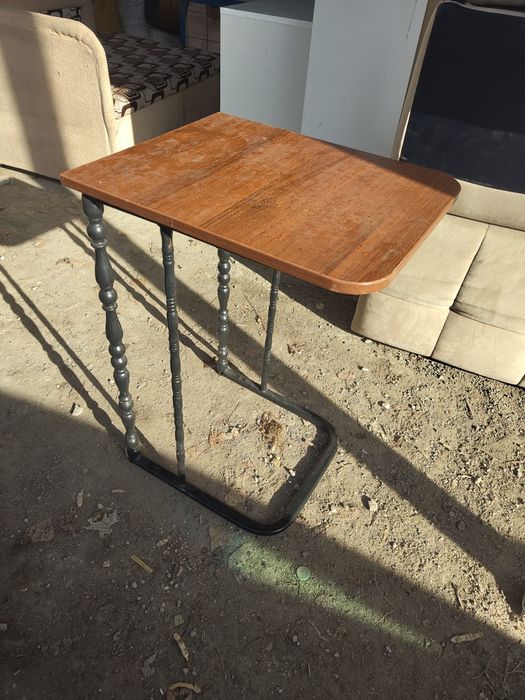 Стол для вещей или для бизнес мебель