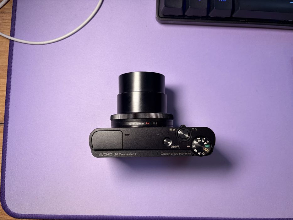 Aparat compact sony rx100
