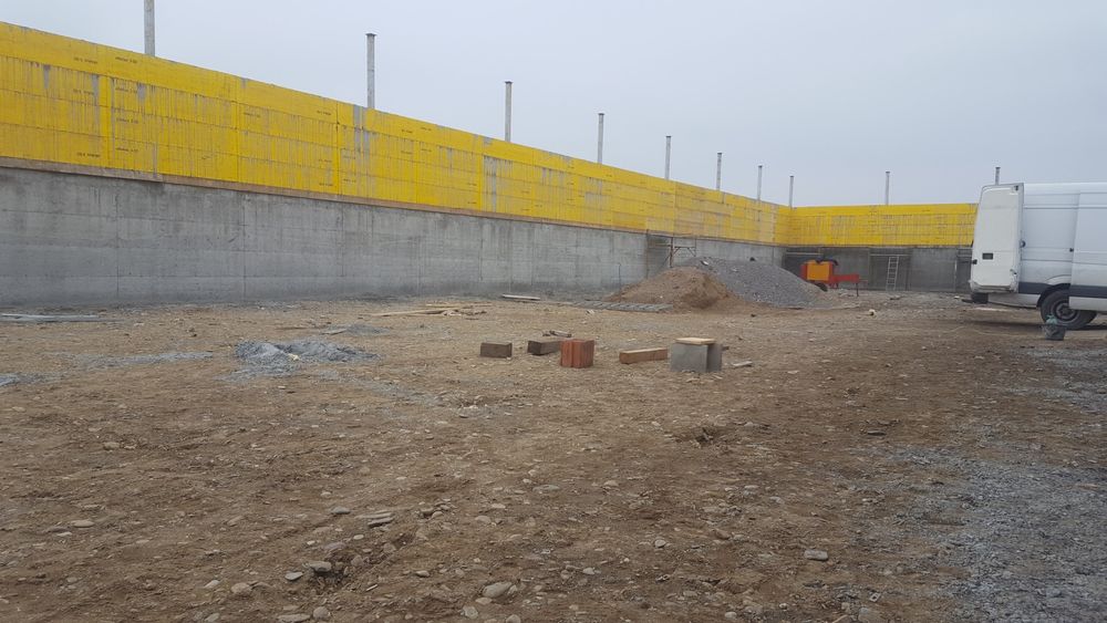 De inchiriat .Popi metalici si panouri doka