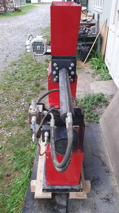 Presa brichete rumegus