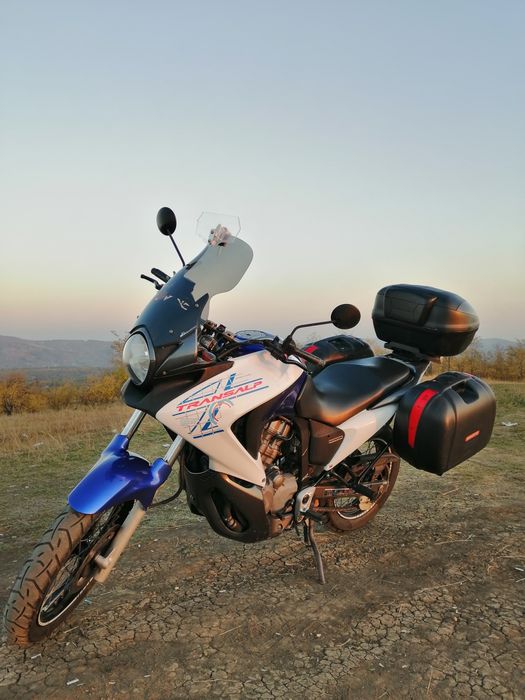 Vând honda transalp 700