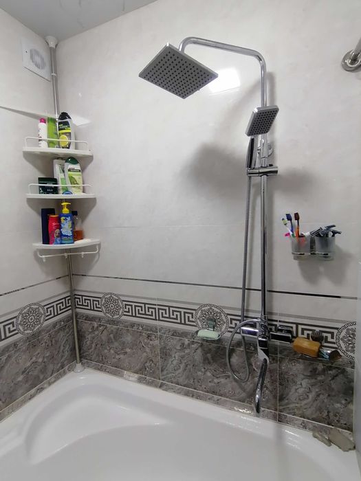 Продаётся 3 х комнатная квартира переделаная в 4х ком. в Сергели 8