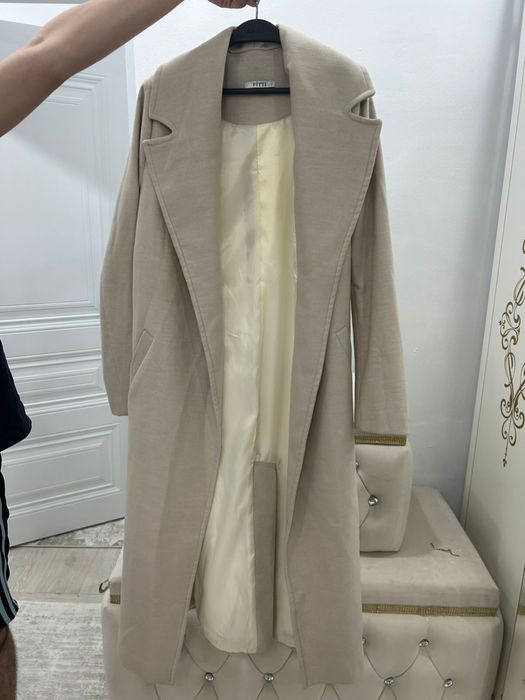 пальто бренд покупала за 150тыщ тенге