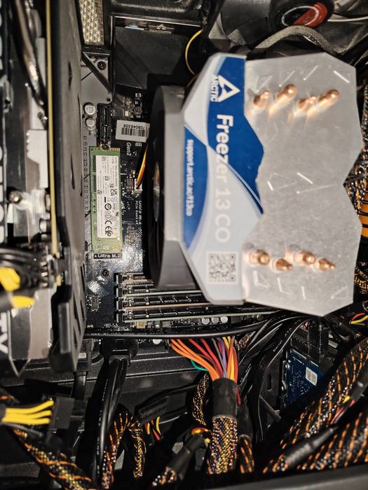 Desktop i9-9900k/32gb RAM/GeForce RTX 4060/8gb/ssd 128 gb+ HDD