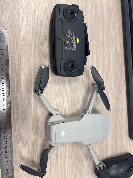 Продам дрон DJI mavic mini