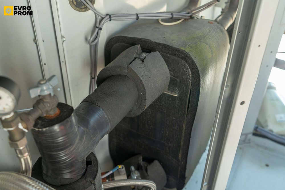 Chiller răcit cu aer CARRIER 30RA 090 – 89 kW | chiller second hand de vanzare | Modul hidraulic | Stare Bună