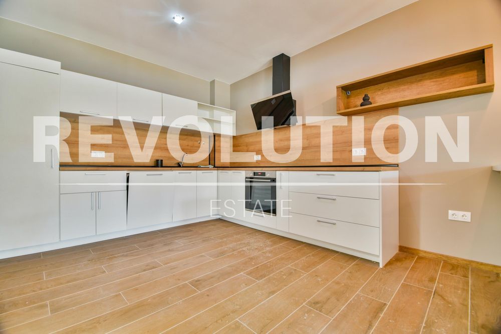 Дава се под наем Къща в София, Център - 400 кв.м за 2000 € - Снимка #3