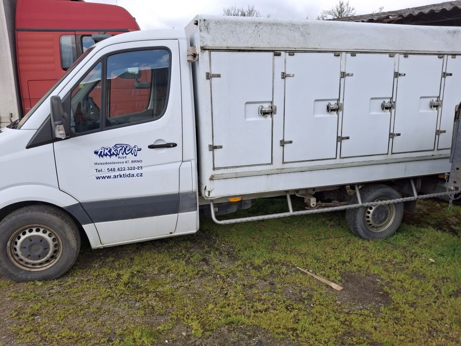 Mercedes Benz Sprinter.