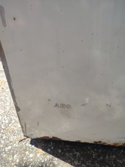 Хладилник AEG работещ