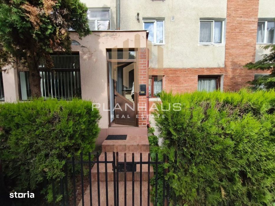 Apartament spațios cu 2 intrări, curte privată – 81 mp utili – la 50 m