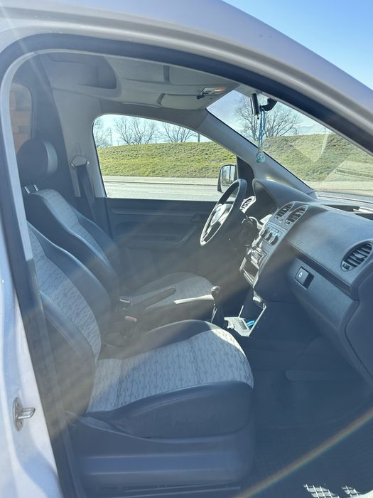 Vând Volkswagen Caddy