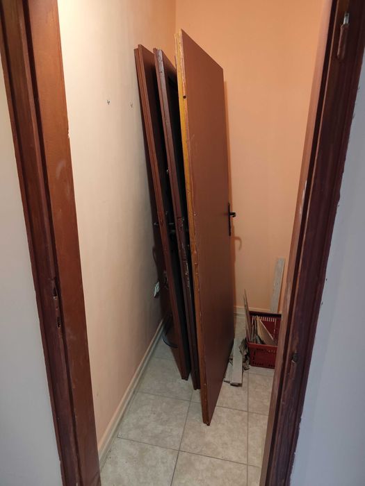 Подарявам стари врати