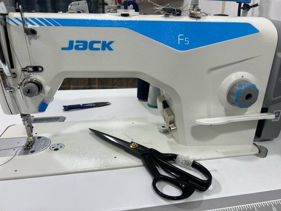 Машинка швейная JACK