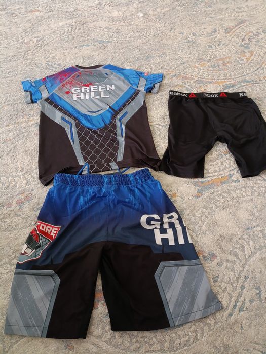 Продаю рашгарди тайтсы