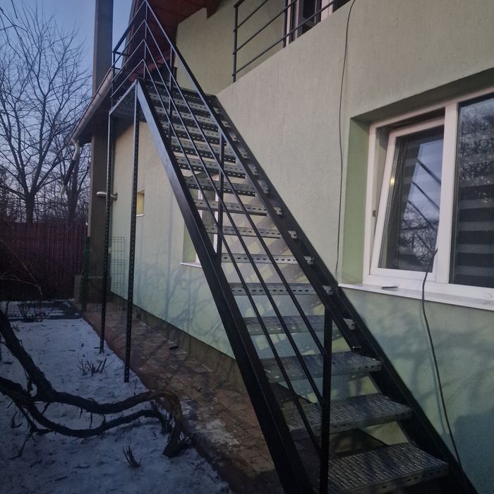 Scari metalice galvanizate