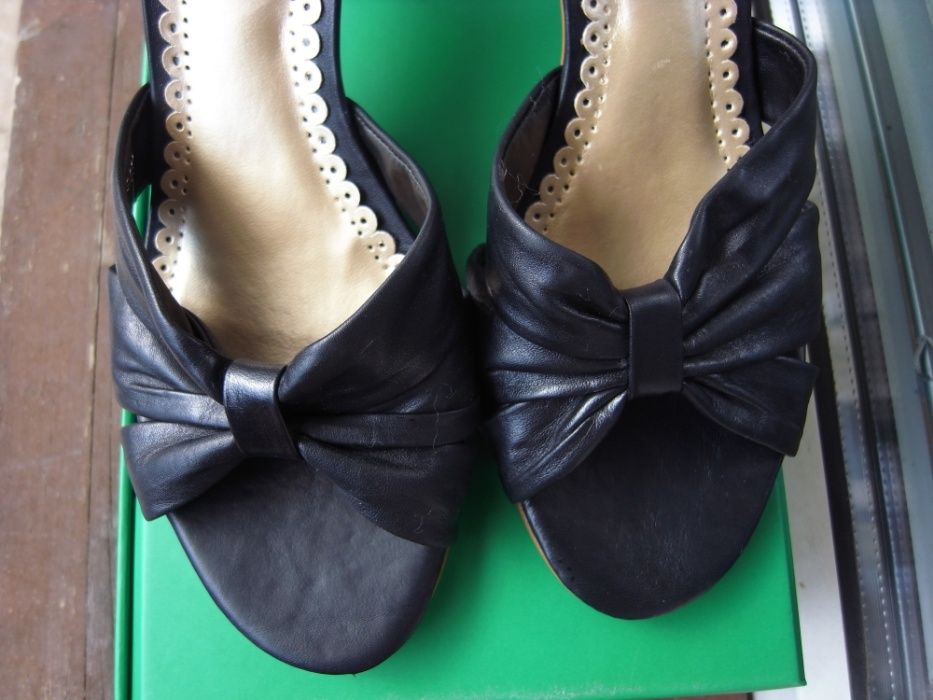 Продавам елегантни дамска чехли на ток, черни, марка Faith номер 36/3