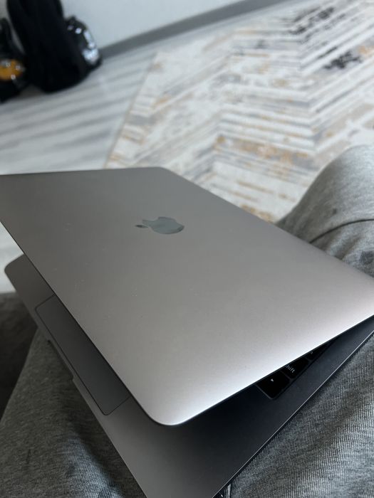 Macbook pro 13 2019 , 128гб