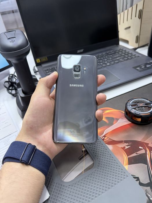 Samsung s9.