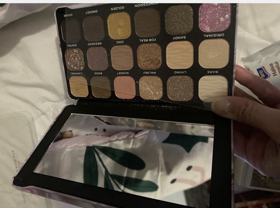 paleta fard revolution noua
