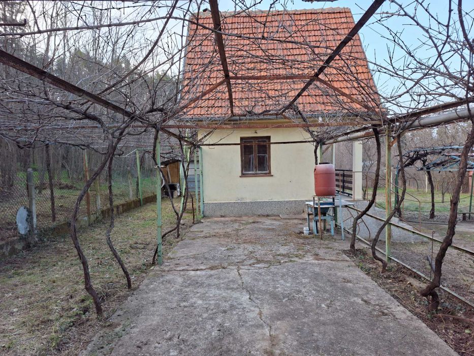 Продава къща до язовир Копринка община Казанлък