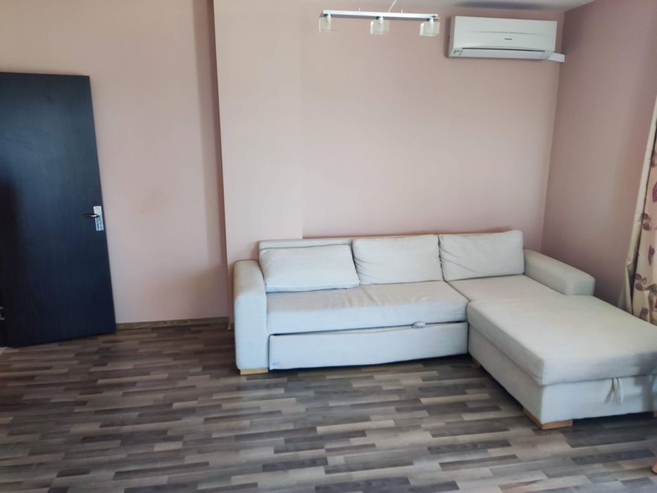 Дава под наем панорамен тристаен апартамент в к-с "Приселски манастири