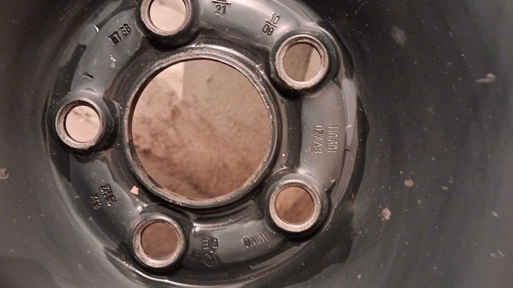 Jante + cauciucuri de iarna pentru Seat,VW , Skoda  pe R15.