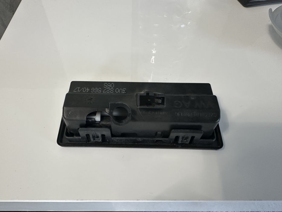 Дръжка с бутон за отваряне на багажник Audi / VW / Skoda