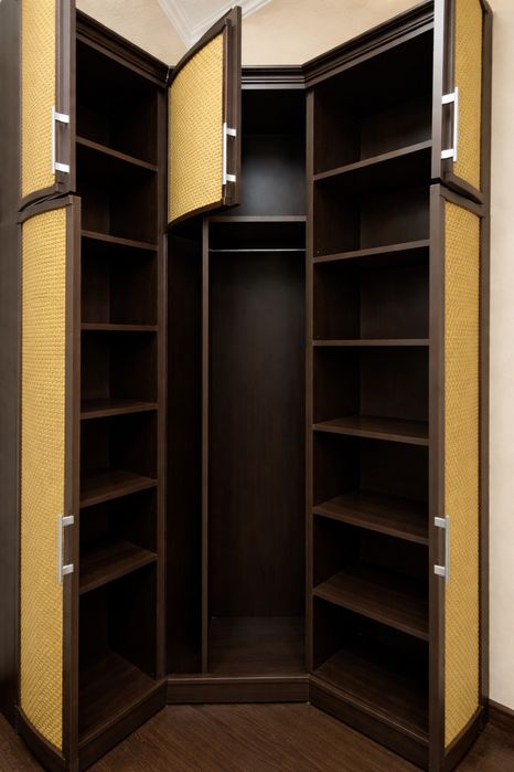 Продается шкаф угловой